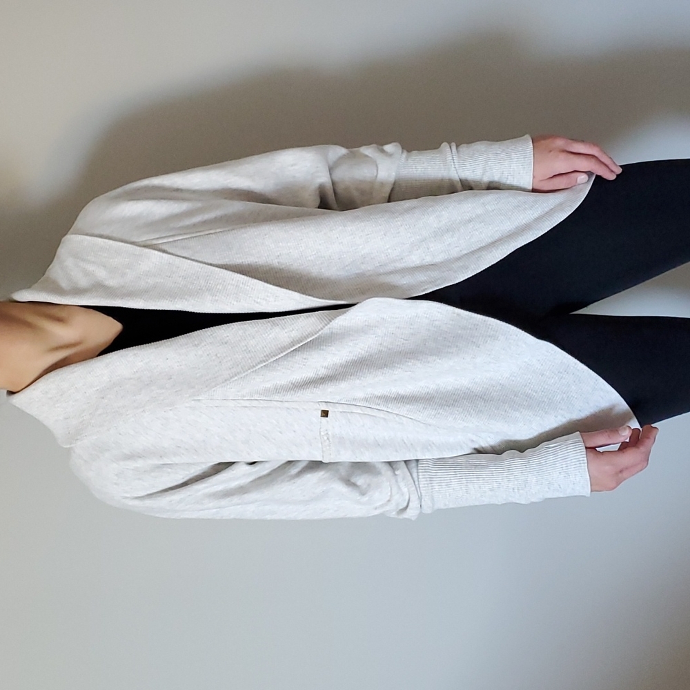 Aritzia Deiderot sweater